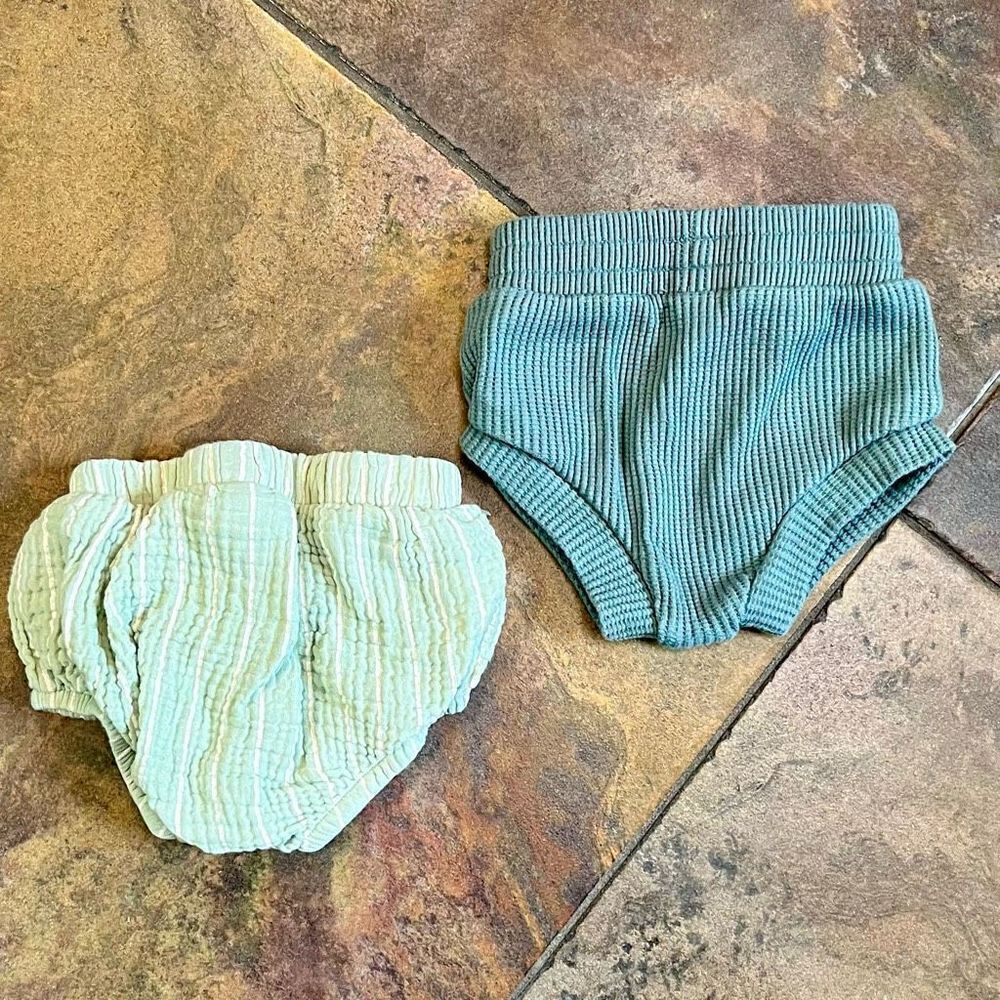 Grayson Collection Cover Bloomers Bundle 3-6M - Picture 11 of 12